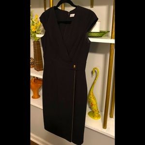 CALVIN KLEIN👍!!THE LITTLE BLACK DRESS ALL WOMEN NEED, GREAT ACCENTS. LIKE NEW!☆